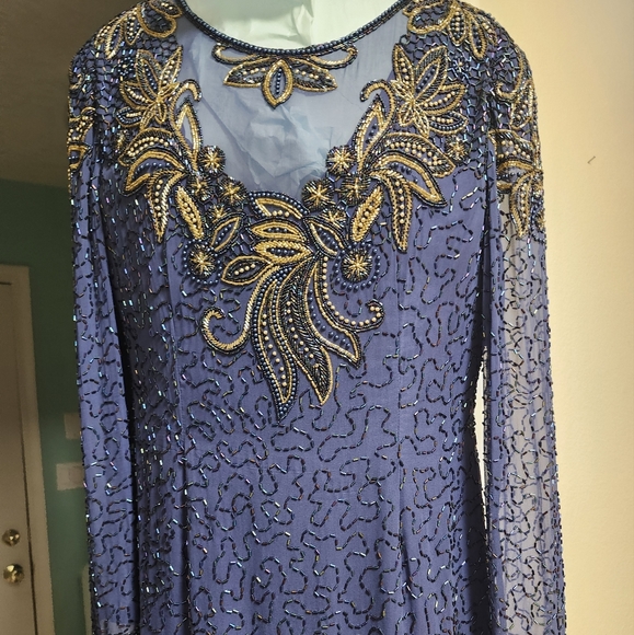 Dress - Picture 5 of 6